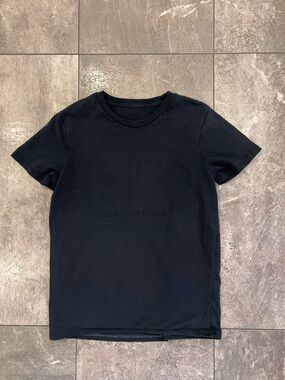 Black Embossed Logo Crew Neck Tee - Calvin Klein size 7/8